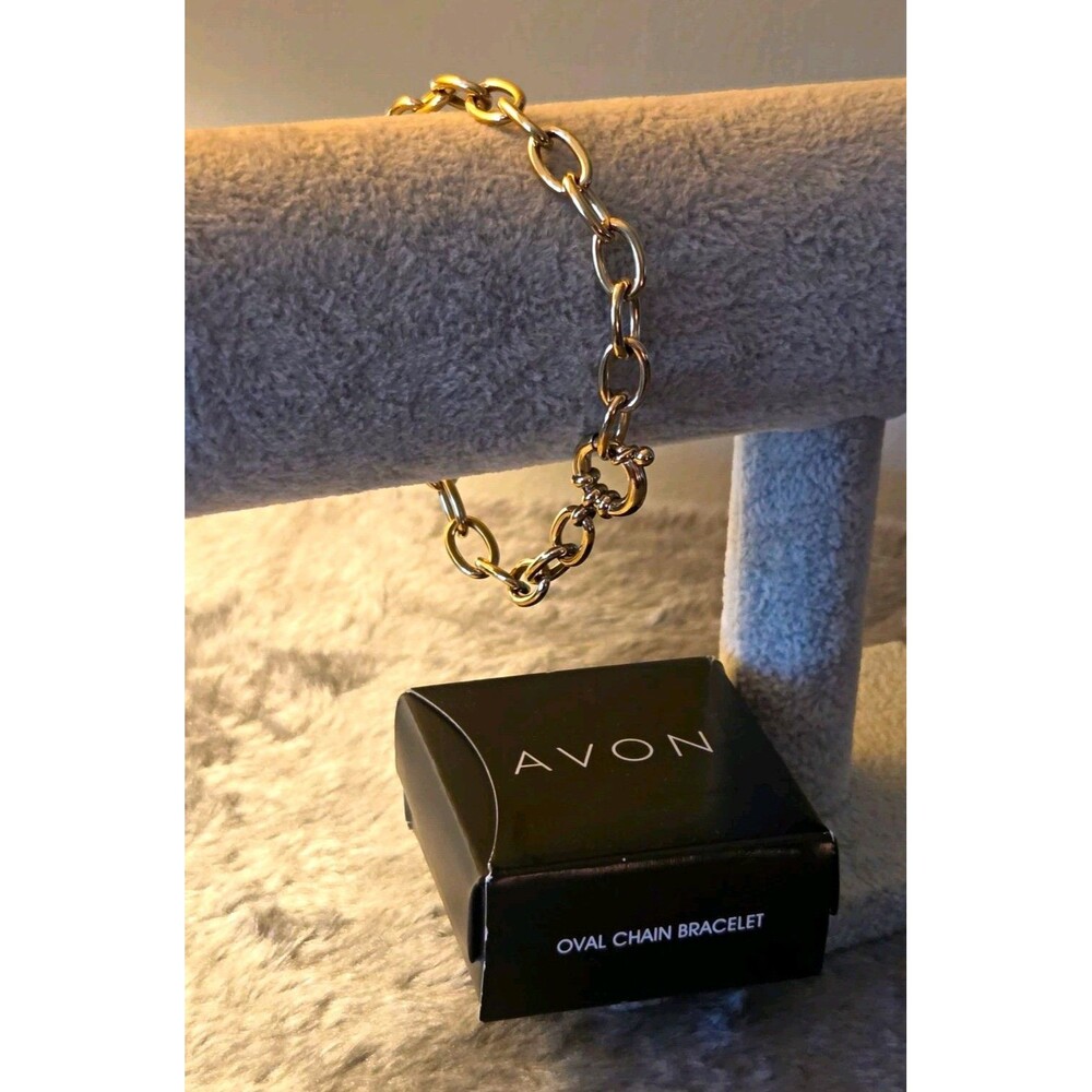 Avon Gold Tone Oval Link Chain Charm Bracelet – Toggle Closure – Stackable – 7"